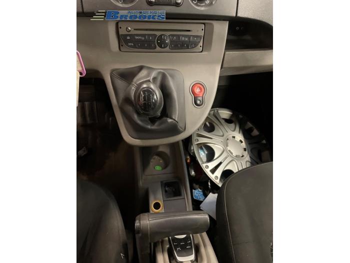 Gebruikte Versnellingspook Renault Kangoo Express (FW) 1.5 dCi 70 Prijs € 35,00 Margeregeling aangeboden door Autobedrijf Brooks