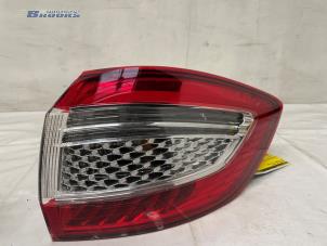 Gebruikte Achterlicht rechts Ford Mondeo IV Wagon 1.6 TDCi 16V Prijs € 60,00 Margeregeling aangeboden door Autobedrijf Brooks