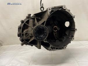 Gebruikte Versnellingsbak Volkswagen Caddy III (2KA,2KH,2CA,2CH) 2.0 SDI Prijs € 400,00 Margeregeling aangeboden door Autobedrijf Brooks