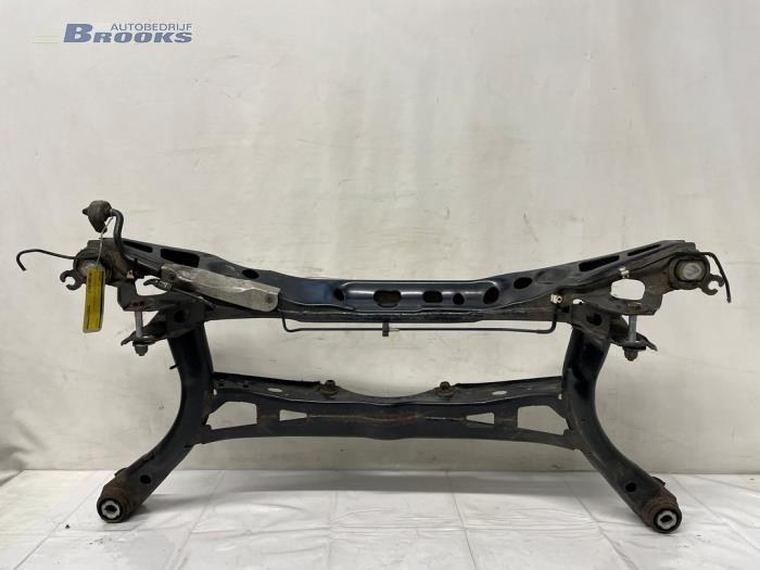 Gebruikte Subframe Volkswagen Passat Variant (3G5) 1.6 TDI 16V Prijs € 70,00 Margeregeling aangeboden door Autobedrijf Brooks