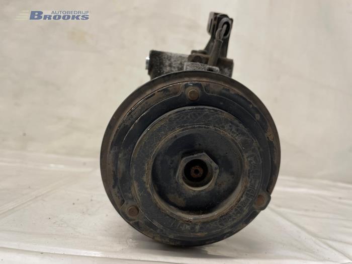 Aircopomp van een Volkswagen Up! (121) 1.0 12V 60 2013