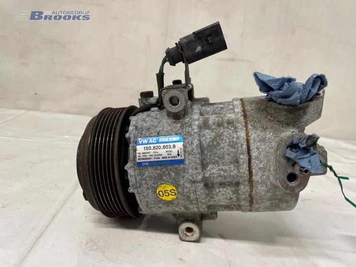 Aircopomp van een Volkswagen Up! (121) 1.0 12V 60 2013