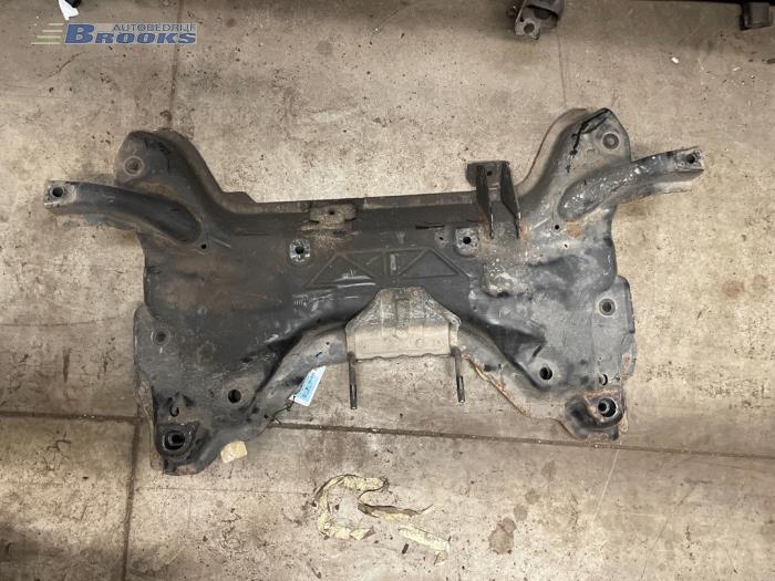 Gebruikte Subframe Peugeot 307 (3A/C/D) 2.0 HDi 90 Prijs € 25,00 Margeregeling aangeboden door Autobedrijf Brooks