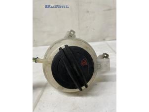 Gebruikte Expansievat Volkswagen Up! (121) 1.0 12V 60 Prijs € 5,00 Margeregeling aangeboden door Autobedrijf Brooks