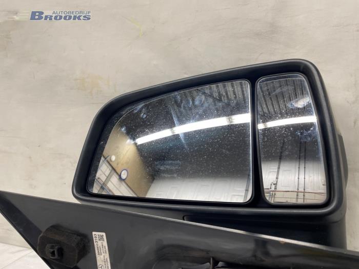 Buitenspiegel rechts van een Mercedes-Benz Sprinter 3,5t (906.63) 314 CDI 16V 2018