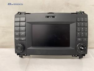 Gebruikte Display Multi Media regelunit Mercedes Sprinter 3,5t (906.63) 314 CDI 16V Prijs € 250,00 Margeregeling aangeboden door Autobedrijf Brooks