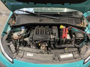 Gebruikte Paravan Citroen C4 Cactus (0B/0P) 1.2 PureTech 82 12V Prijs € 30,00 Margeregeling aangeboden door Autobedrijf Brooks