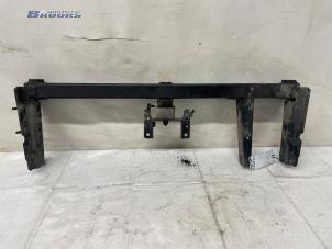 Gebruikte Versnellingsbak Steun Iveco New Daily VI 33S16, 35C16, 35S16 Prijs € 100,00 Margeregeling aangeboden door Autobedrijf Brooks