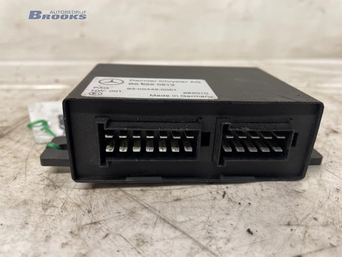 Gebruikte Telefoon Module Mercedes C (W204) 3.0 C-320 CDI V6 24V Prijs € 20,00 Margeregeling aangeboden door Autobedrijf Brooks