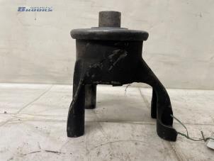 Gebruikte Motorsteun Volkswagen Transporter T5 2.5 TDi Prijs € 20,00 Margeregeling aangeboden door Autobedrijf Brooks