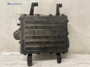 Gebruikte Luchtfilterhuis Iveco New Daily VI 33S16, 35C16, 35S16 Prijs € 100,00 Margeregeling aangeboden door Autobedrijf Brooks