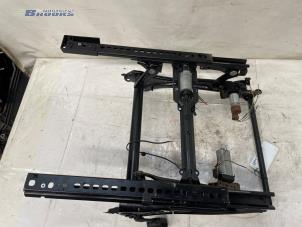 Gebruikte Stoel Rails rechts BMW iX (I20) xDrive40 77 kWh Prijs € 400,00 Margeregeling aangeboden door Autobedrijf Brooks