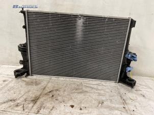 Gebruikte Radiateur Iveco New Daily VI 33S16, 35C16, 35S16 Prijs € 175,00 Margeregeling aangeboden door Autobedrijf Brooks