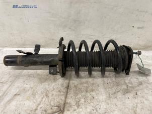 Gebruikte Voorpoot links Ford Grand C-Max (DXA) 1.0 Ti-VCT EcoBoost 12V 125 Prijs € 60,00 Margeregeling aangeboden door Autobedrijf Brooks