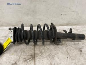 Gebruikte Mac Phersonpoot rechts-voor Ford Grand C-Max (DXA) 1.0 Ti-VCT EcoBoost 12V 125 Prijs € 60,00 Margeregeling aangeboden door Autobedrijf Brooks