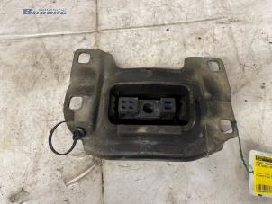 Gebruikte Versnellingsbak Steun Ford Grand C-Max (DXA) 1.0 Ti-VCT EcoBoost 12V 125 Prijs € 15,00 Margeregeling aangeboden door Autobedrijf Brooks