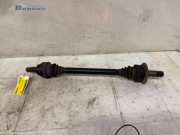 Gebruikte Steekas links-achter BMW 7 serie (F01/02/03/04) 750i,Li,LiS V8 32V Prijs € 125,00 Margeregeling aangeboden door Autobedrijf Brooks