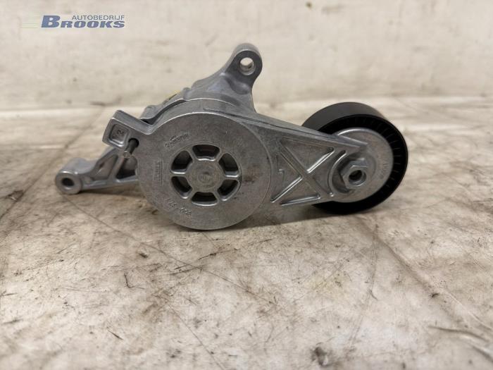 Nieuwe Spanner multiriem Volkswagen Transporter T5 1.9 TDi Prijs € 48,40 Inclusief btw aangeboden door Autobedrijf Brooks
