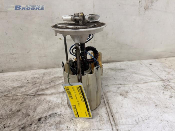 Gebruikte Tank element Pomp Mercedes Vito (639.6) 2.2 109 CDI 16V Prijs € 30,00 Margeregeling aangeboden door Autobedrijf Brooks