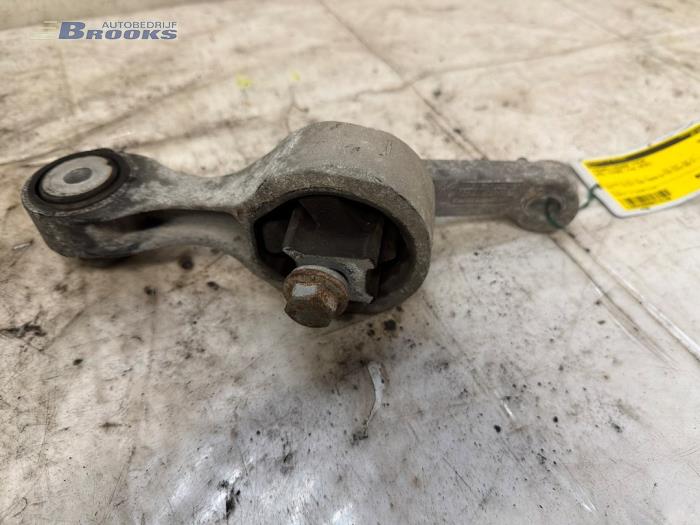 Gebruikte Versnellingsbak Steun Opel Vivaro 1.6 CDTI BiTurbo 120 Prijs € 25,00 Margeregeling aangeboden door Autobedrijf Brooks