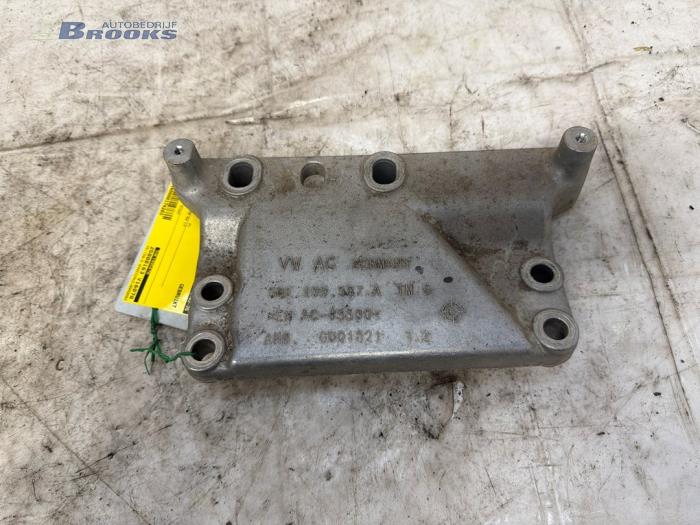 Gebruikte Motorrubber Volkswagen Golf VII (AUA) e-Golf Prijs € 15,00 Margeregeling aangeboden door Autobedrijf Brooks