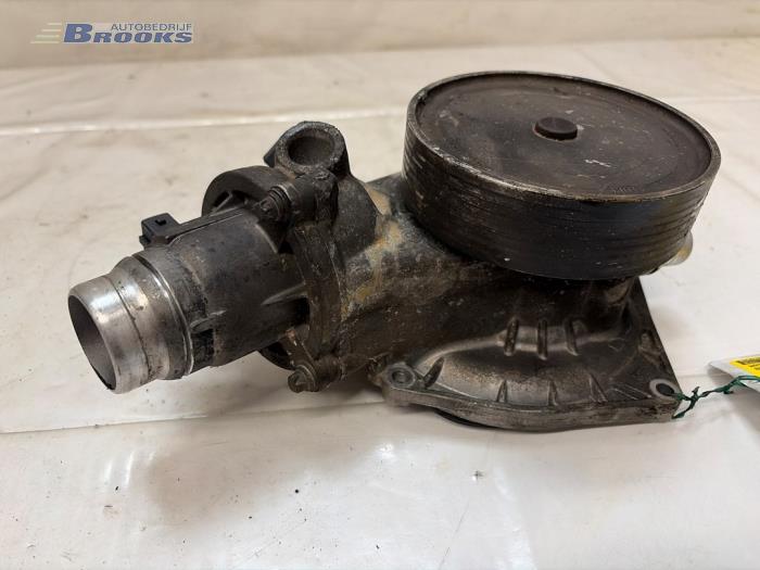 Gebruikte Waterpomp BMW 7 serie (F01/02/03/04) 750i,Li,LiS V8 32V Prijs € 70,00 Margeregeling aangeboden door Autobedrijf Brooks