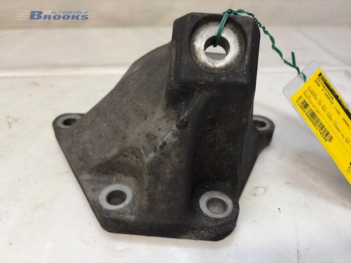 Gebruikte Motorsteun BMW 7 serie (F01/02/03/04) 750i,Li,LiS V8 32V Prijs € 35,00 Margeregeling aangeboden door Autobedrijf Brooks