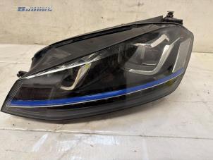 Gebruikte Linker Koplamp Volkswagen Golf VII (AUA) 1.4 GTE 16V Prijs € 600,00 Margeregeling aangeboden door Autobedrijf Brooks