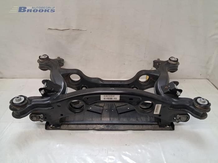Gebruikte Subframe Mercedes EQB (X243) 250 67 kWh Prijs € 325,00 Margeregeling aangeboden door Autobedrijf Brooks
