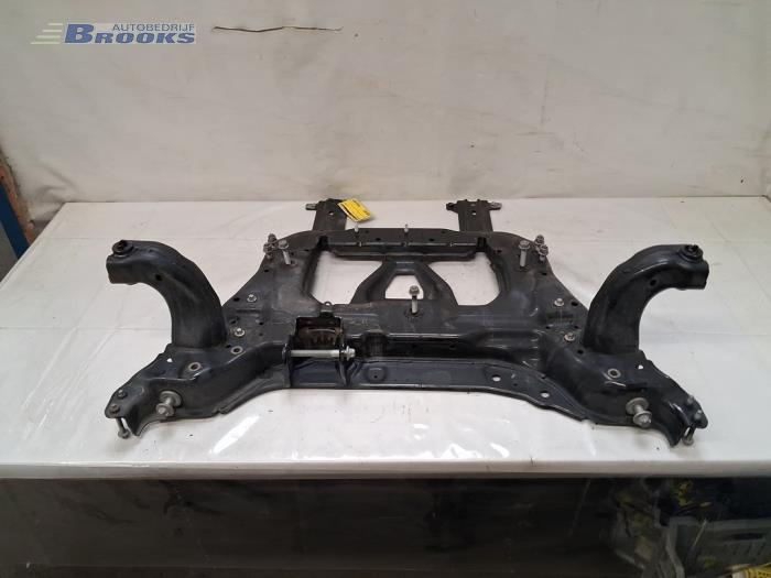 Gebruikte Subframe Mercedes EQB (X243) 250 67 kWh Prijs € 375,00 Margeregeling aangeboden door Autobedrijf Brooks