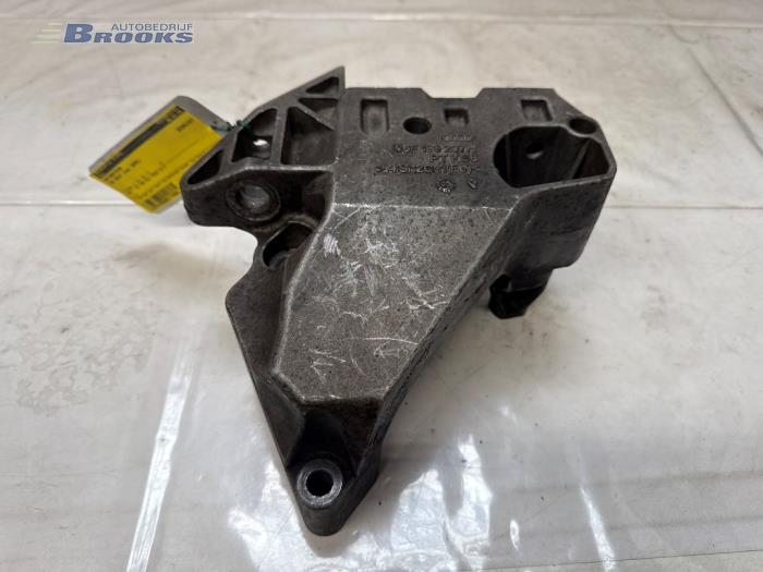 Gebruikte Motorrubber Volkswagen Golf V (1K1) 2.0 GTI 16V Prijs € 20,00 Margeregeling aangeboden door Autobedrijf Brooks