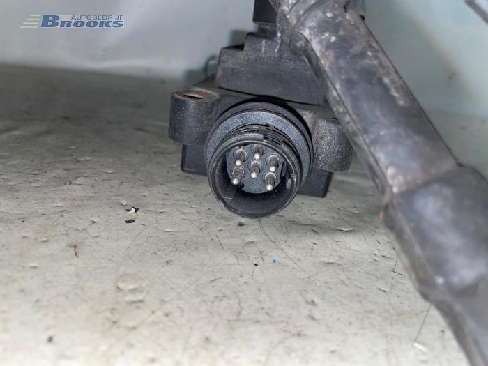Bobine van een BMW 3 serie Compact (E36/5) 316i 1994