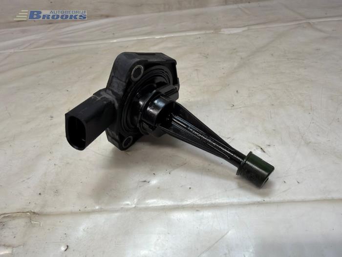 Gebruikte Olie niveau sensor Volkswagen Golf VII (AUA) 1.4 TSI 16V Prijs € 15,00 Margeregeling aangeboden door Autobedrijf Brooks