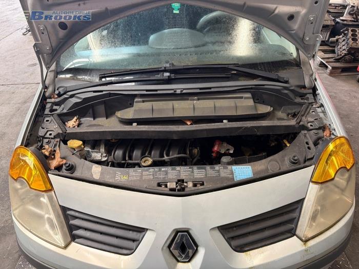Gebruikte Radiateur Renault Modus/Grand Modus (JP) 1.4 16V Prijs € 30,00 Margeregeling aangeboden door Autobedrijf Brooks