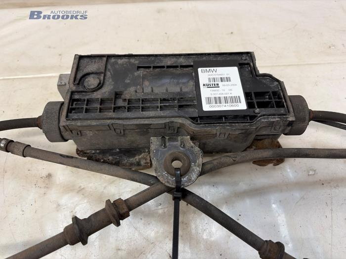 Gebruikte Handrem motor BMW 7 serie (F01/02/03/04) 750i,Li,LiS V8 32V Prijs € 145,00 Margeregeling aangeboden door Autobedrijf Brooks
