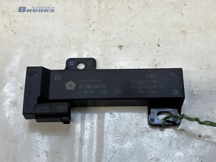 Gebruikte Antenne Jeep Compass II (MP) 1.4 Multi Air2 16V Prijs € 15,00 Margeregeling aangeboden door Autobedrijf Brooks