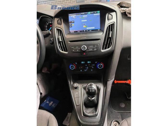 Gebruikte Versnellingspook Ford Focus 3 1.0 Ti-VCT EcoBoost 12V 125 Prijs € 45,00 Margeregeling aangeboden door Autobedrijf Brooks