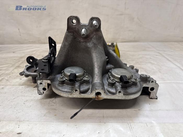 Distributiedeksel van een Ford Grand C-Max (DXA) 1.0 Ti-VCT EcoBoost 12V 125 2015