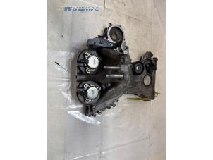 Distributiedeksel van een Ford Grand C-Max (DXA) 1.0 Ti-VCT EcoBoost 12V 125 2015