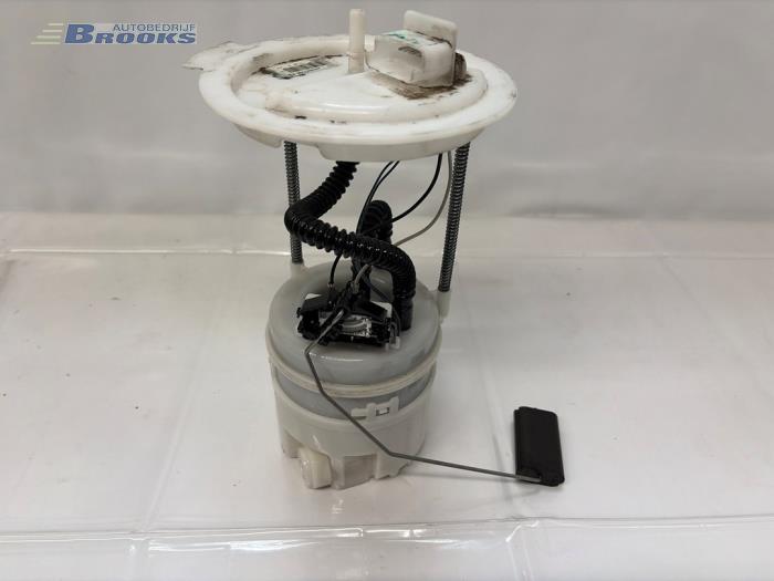 Gebruikte Tank element Pomp Jeep Compass II (MP) 1.4 Multi Air2 16V Prijs € 100,00 Margeregeling aangeboden door Autobedrijf Brooks