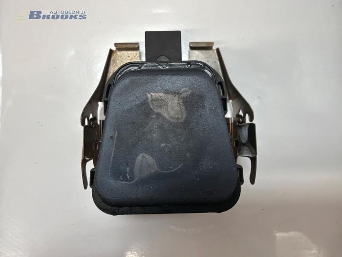 Gebruikte Regensensor Landrover Range Rover IV (LG) 4.4 SDV8 32V Prijs € 60,00 Margeregeling aangeboden door Autobedrijf Brooks