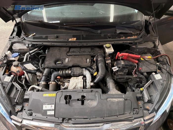 Gebruikte Luchtfilterhuis Peugeot 308 (L3/L8/LB/LH/LP) 1.6 e-HDi Prijs € 20,00 Margeregeling aangeboden door Autobedrijf Brooks