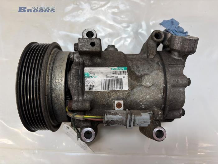 Gebruikte Aircopomp Renault Clio III (BR/CR) 1.2 16V 75 Prijs € 15,00 Margeregeling aangeboden door Autobedrijf Brooks