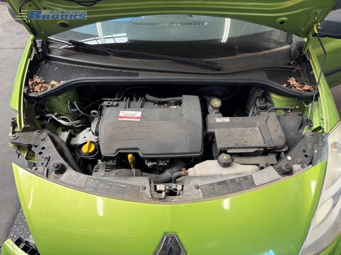 Gebruikte Rembol Renault Clio III (BR/CR) 1.2 16V 75 Prijs € 15,00 Margeregeling aangeboden door Autobedrijf Brooks
