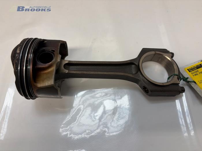 Gebruikte Zuiger Ford Focus 3 Wagon 1.0 Ti-VCT EcoBoost 12V 125 Prijs € 100,00 Margeregeling aangeboden door Autobedrijf Brooks