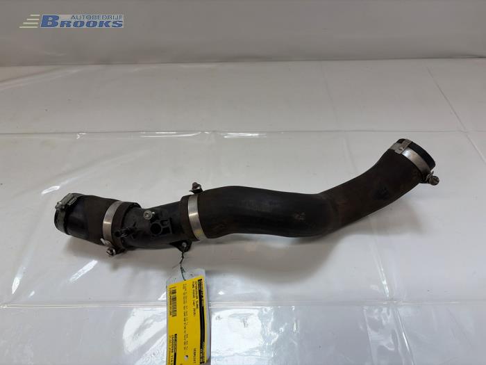 Gebruikte Intercooler Slang Ford Focus 3 1.0 Ti-VCT EcoBoost 12V 125 Prijs € 25,00 Margeregeling aangeboden door Autobedrijf Brooks