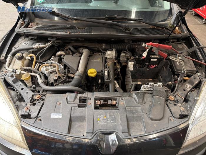Gebruikte Dynamo Renault Megane III Grandtour (KZ) 1.5 dCi 90 Prijs € 35,00 Margeregeling aangeboden door Autobedrijf Brooks