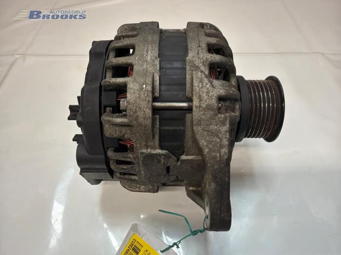 Gebruikte Dynamo Iveco New Daily V 29L13, 29L13D, 35C13D, 40C13D Prijs € 25,00 Margeregeling aangeboden door Autobedrijf Brooks