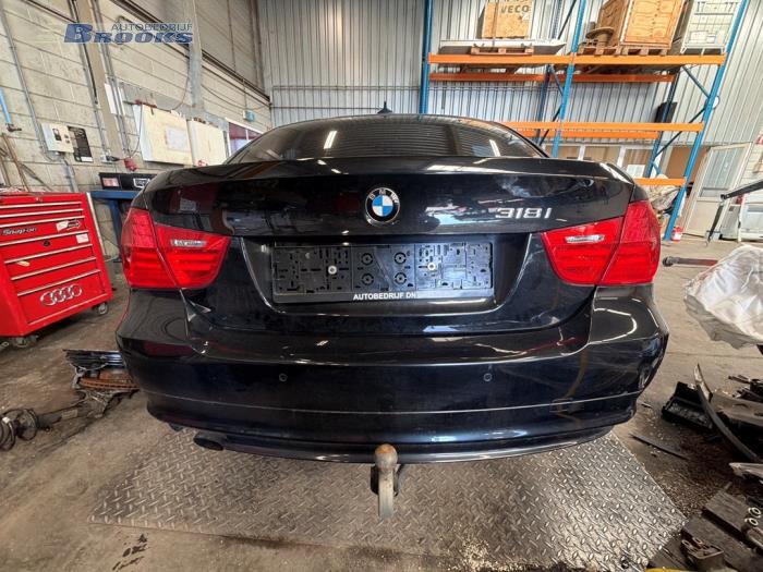 Gebruikte Aandrijfas rechts-achter BMW 3 serie (E90) 318i 16V Prijs € 20,00 Margeregeling aangeboden door Autobedrijf Brooks
