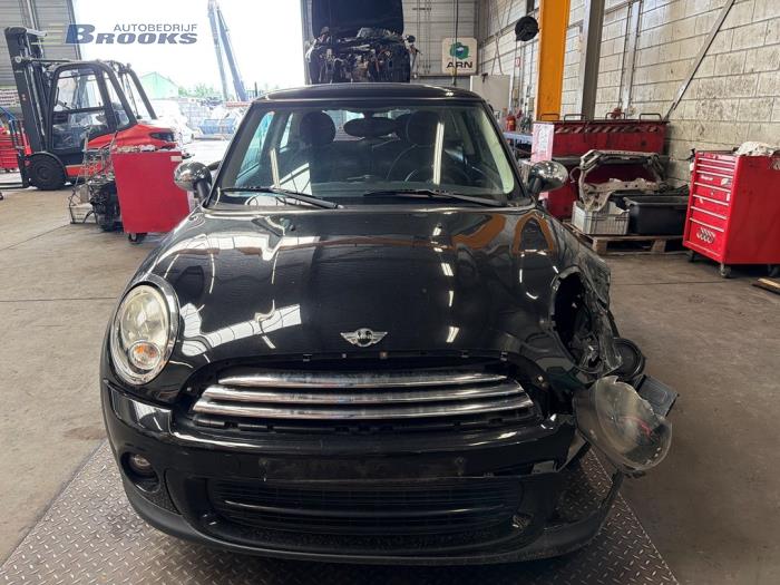Gebruikte Brandstofpomp Elektrisch Mini Mini (R56) 1.6 16V One Prijs € 25,00 Margeregeling aangeboden door Autobedrijf Brooks